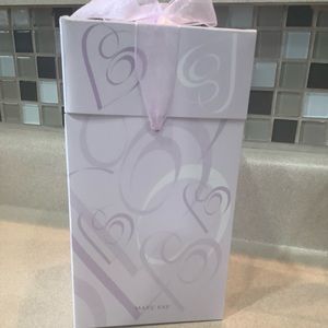 Bundle of 5 Packs gift boxes, with ribbon and lid attached By Mary Kay